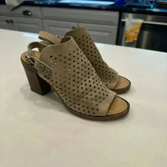 Barbara Barbieri Italy tan perforated open toe sandals  size 8.5 - Picture 3 of 8